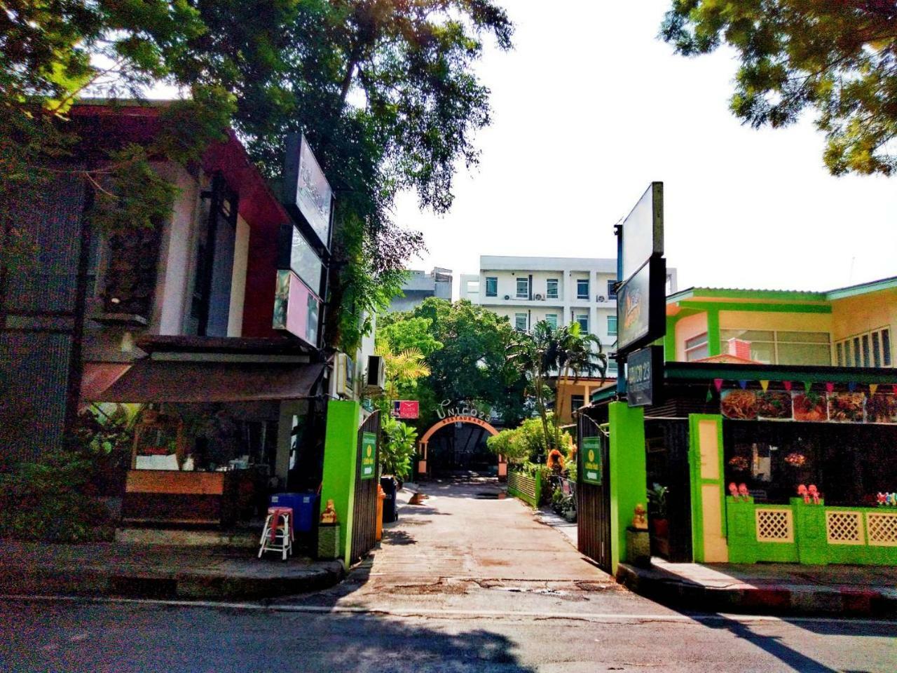 House 23 Guesthouse Bangkok Exterior photo